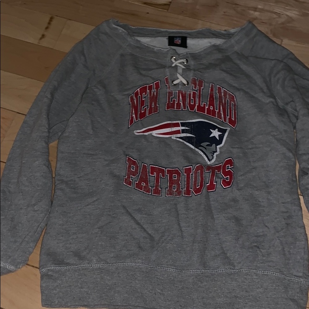 new england patriots laced crew neck